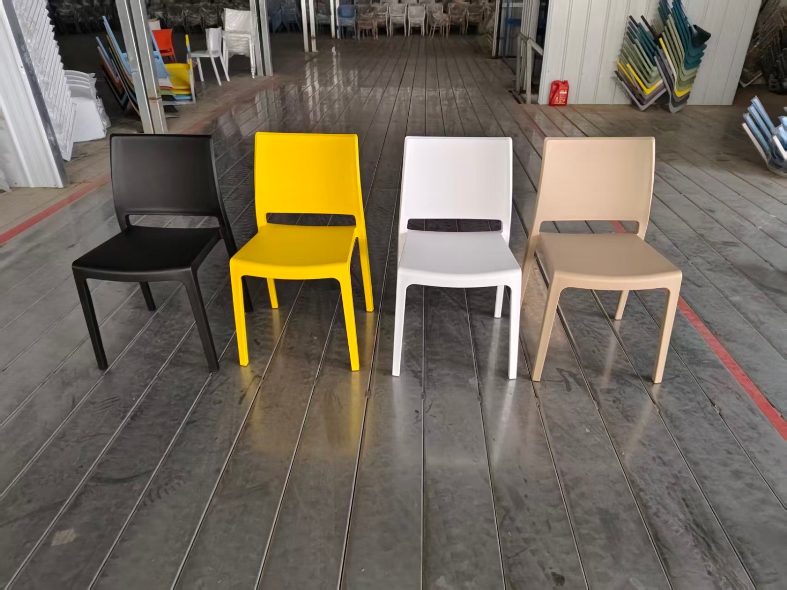 Silla Resistente Nova Chair